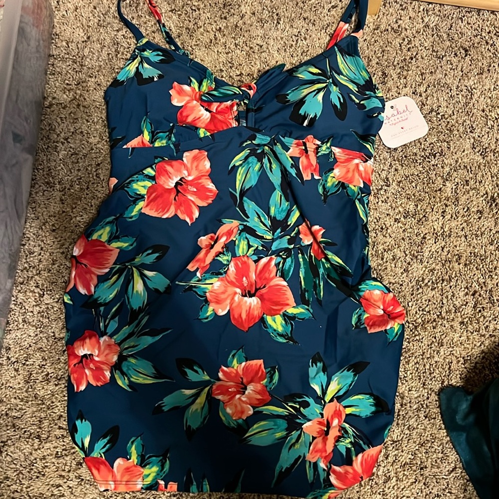 NWT Isabel Maternity swimsuit top.  Small.